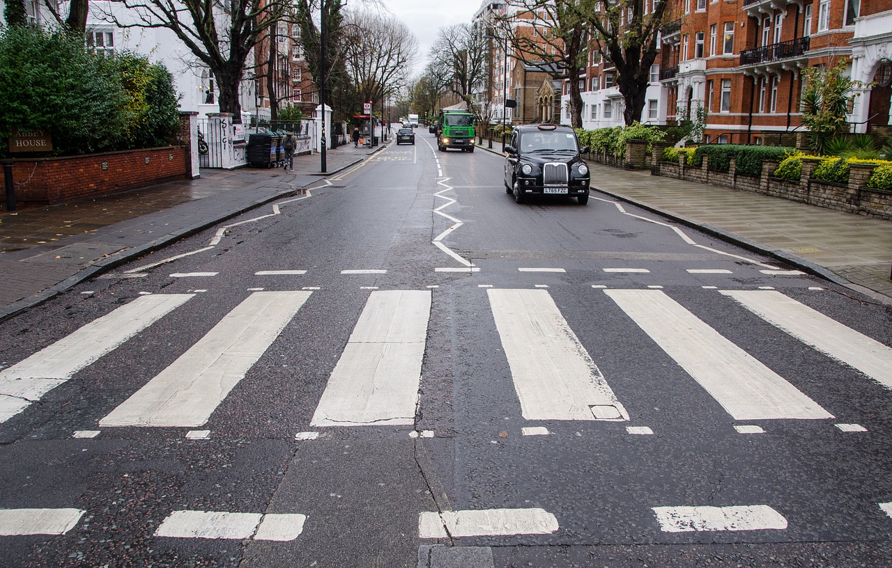 Abbey Road Crossing Zebra Europe  - Skitterphoto / Pixabay