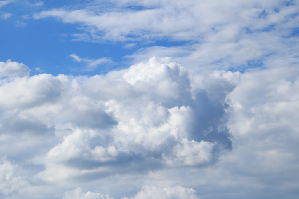 Air Clouds Cumulus Cloudscape  - Marjonhorn / Pixabay
