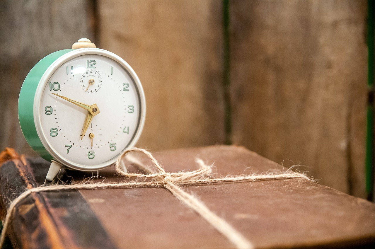 Alarm Clock Books Alarm Clock  - wastedgeneration / Pixabay