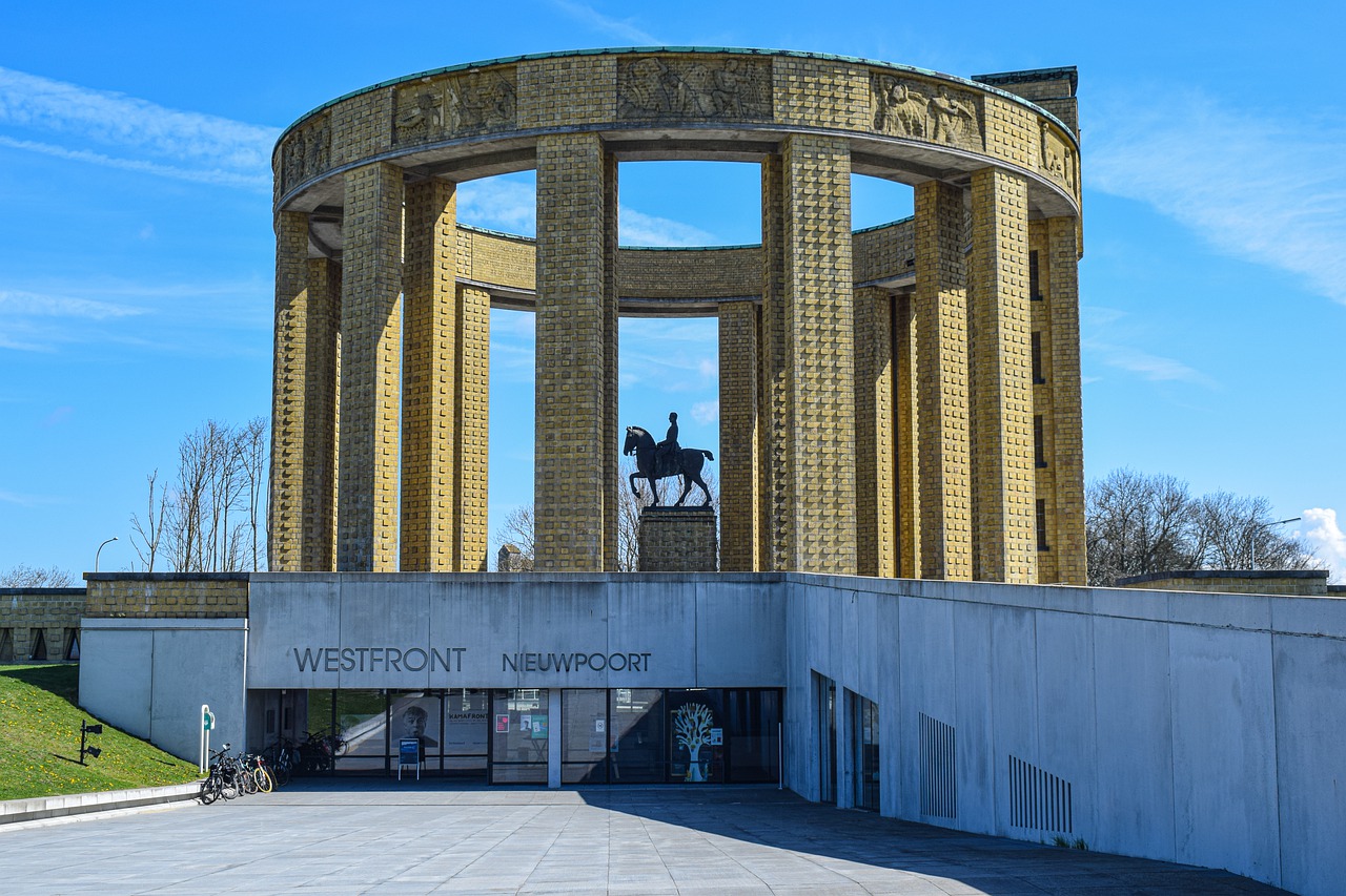 Albert I Monument Nieuwpoort Belgium  - Ben_Kerckx / Pixabay
