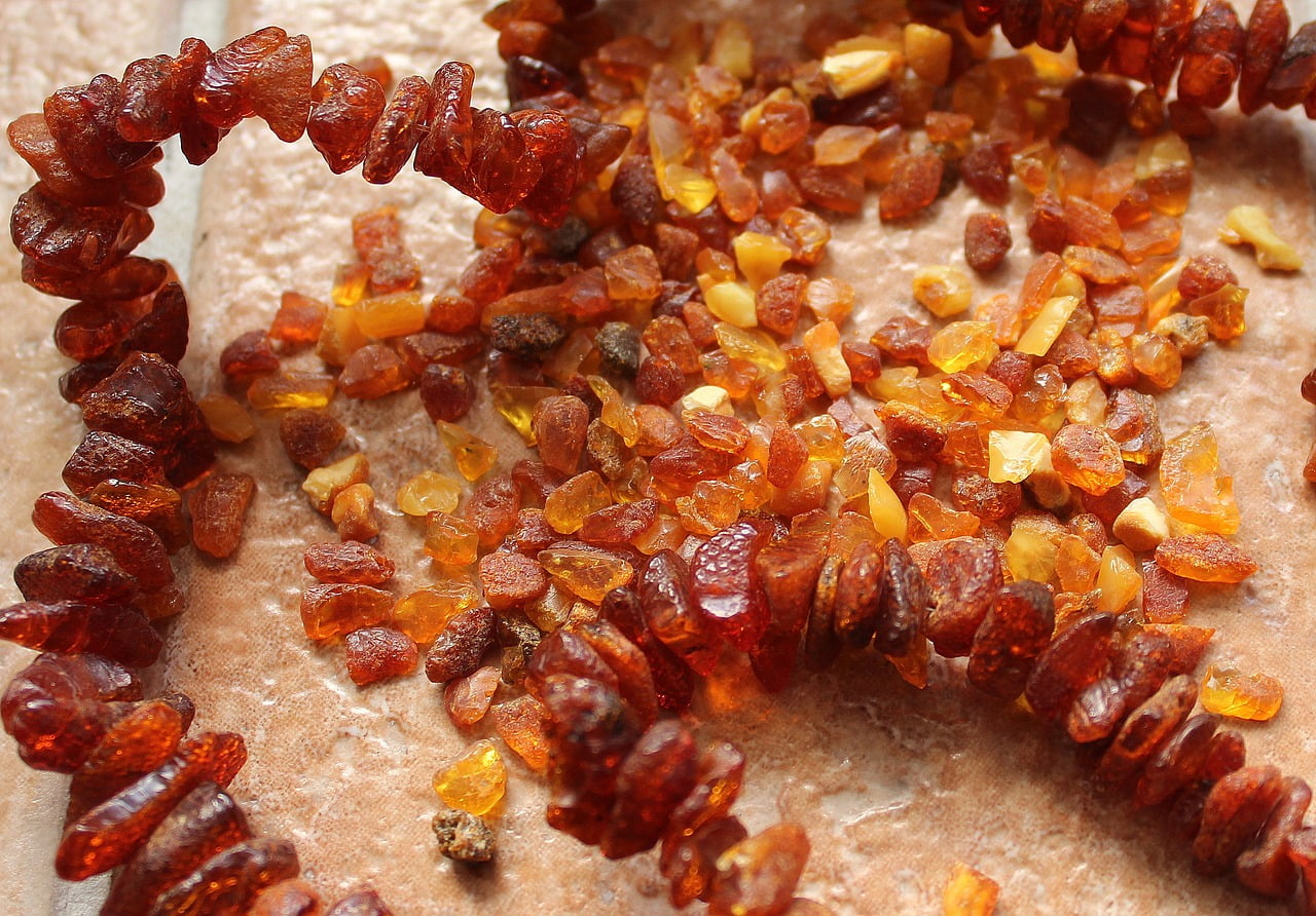 Amber Pebbles Decorative Noble  - _Alicja_ / Pixabay