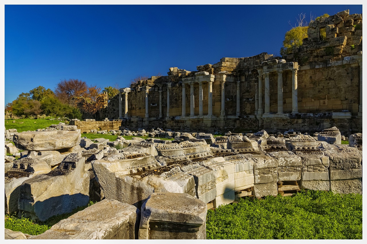 Ancient The Ruins Of The Temple  - martex5 / Pixabay