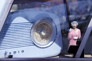 antique car radio retro 4609926