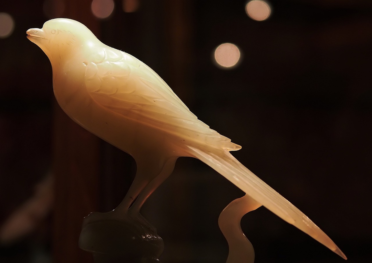Antique Jade Bird Old Vintage  - vinsky2002 / Pixabay