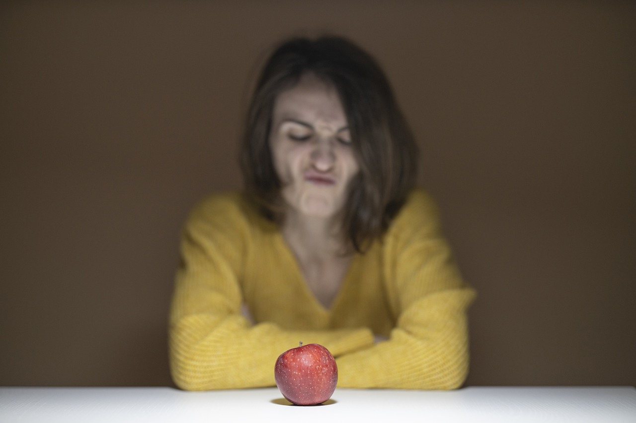 Apple Red Diet Lose Weight Health - Engin_Akyurt / Pixabay