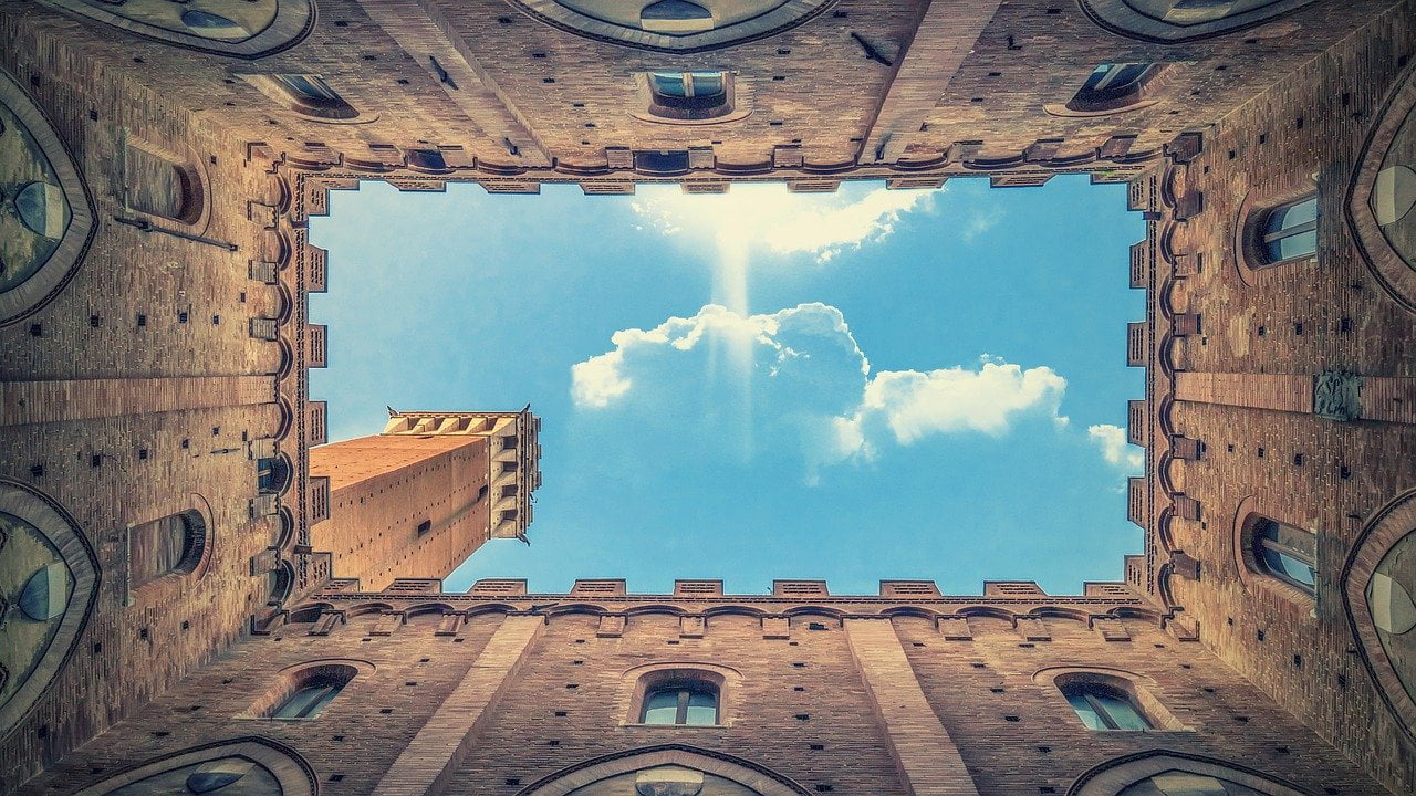 Architecture Clouds Wall  - Walkerssk / Pixabay