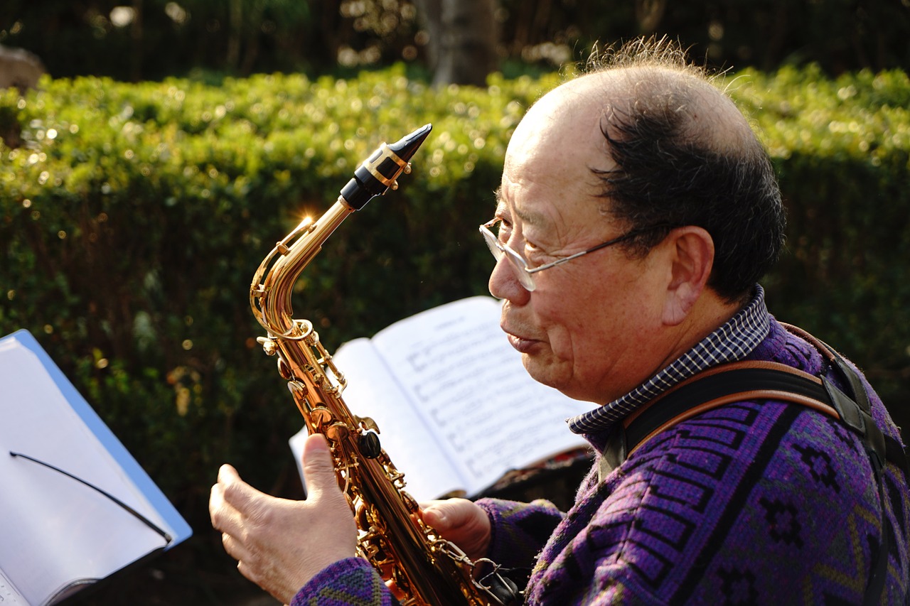Asia China Men Park Music  - Silentpilot / Pixabay