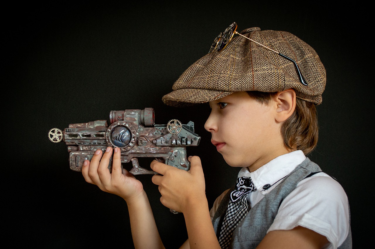 Baby Boy Steampunk Gun Retro  - Victoria_Borodinova / Pixabay