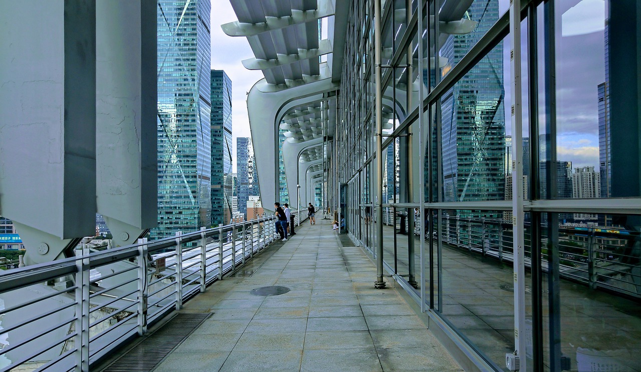 Balcony Building City Railings  - saogehuang / Pixabay