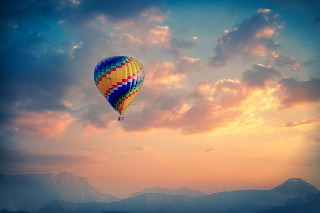 Balloon Hot Air Balloon  - fietzfotos / Pixabay