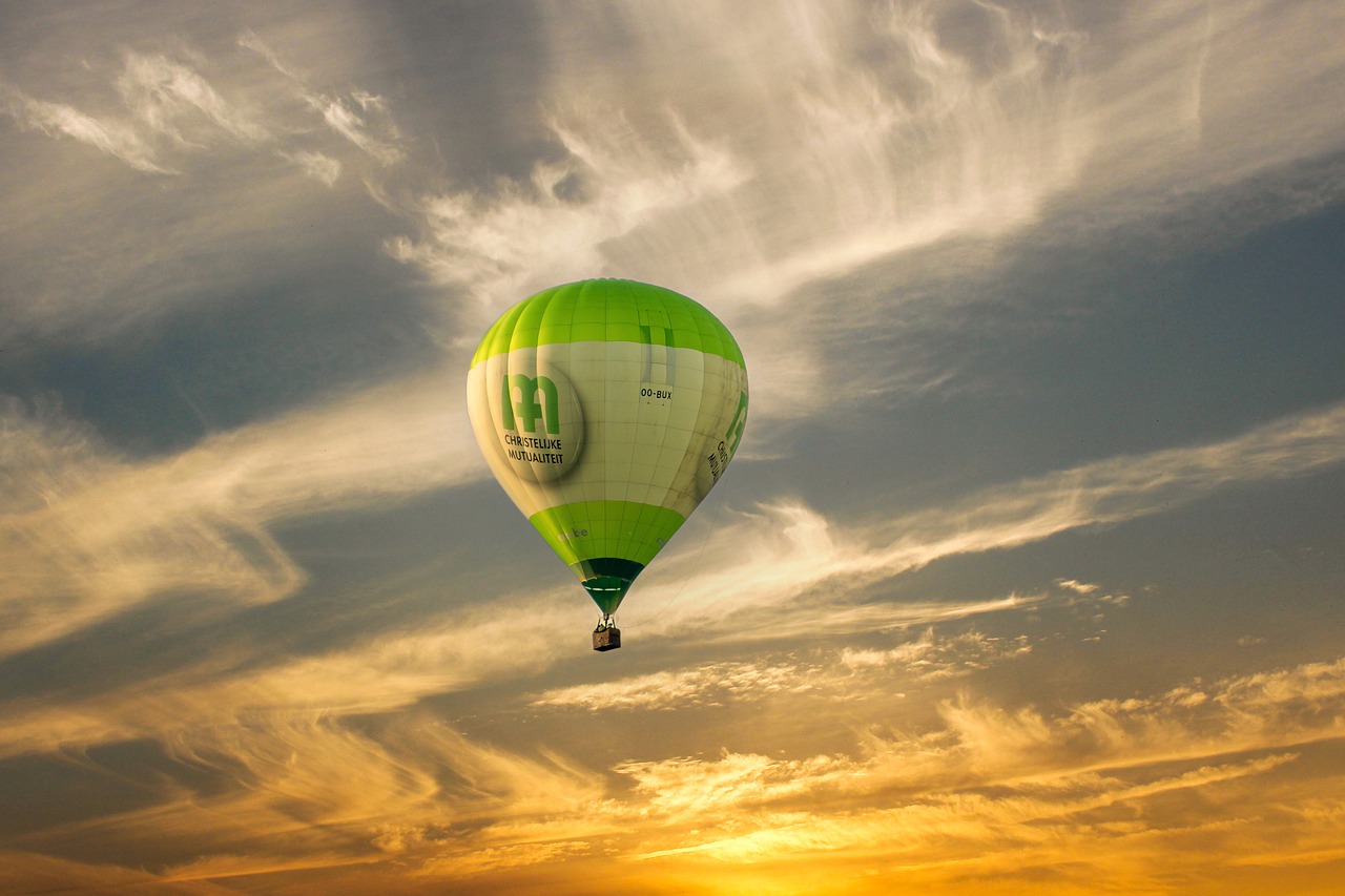 Balloon Hot Air Balloon Aviation - dendoktoor / Pixabay