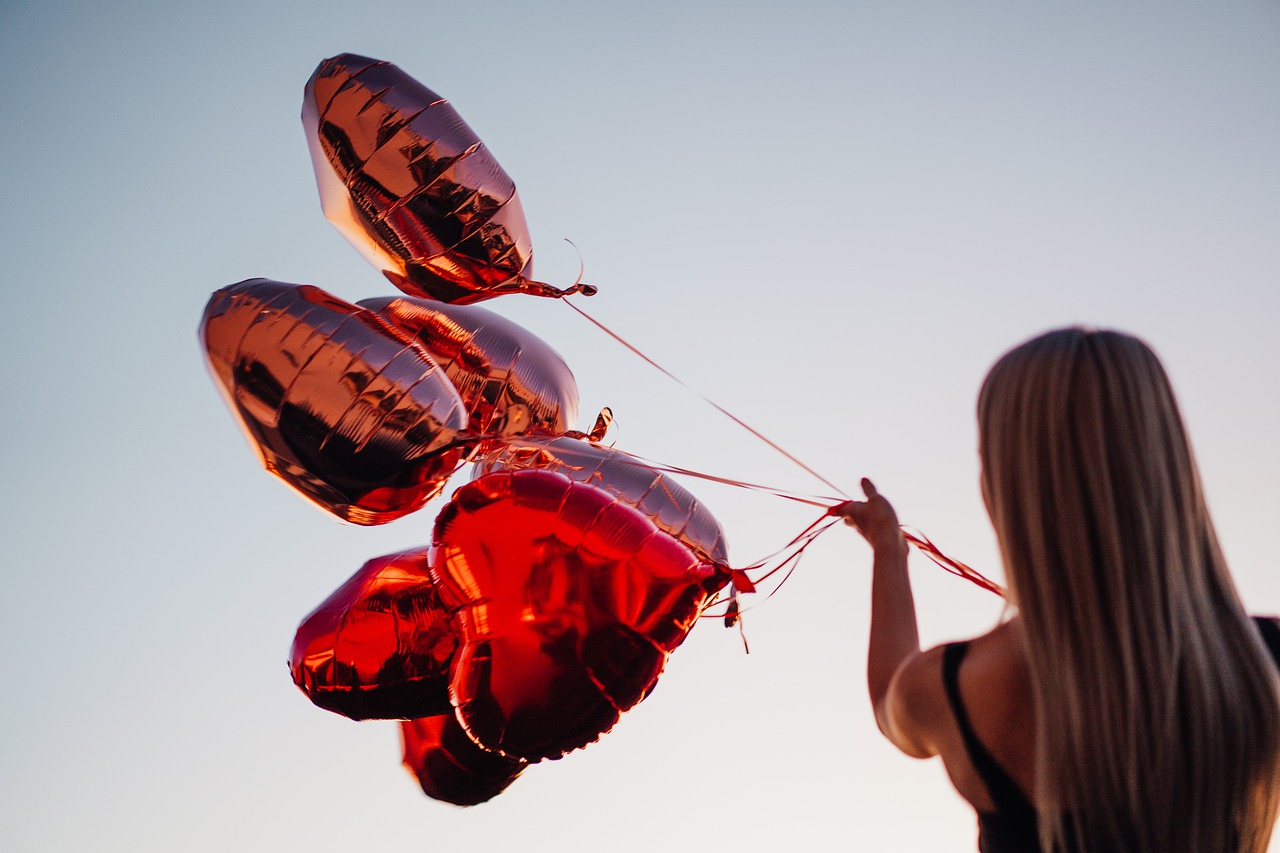 Balloons Bouquet Gifts  - yousafbhutta / Pixabay
