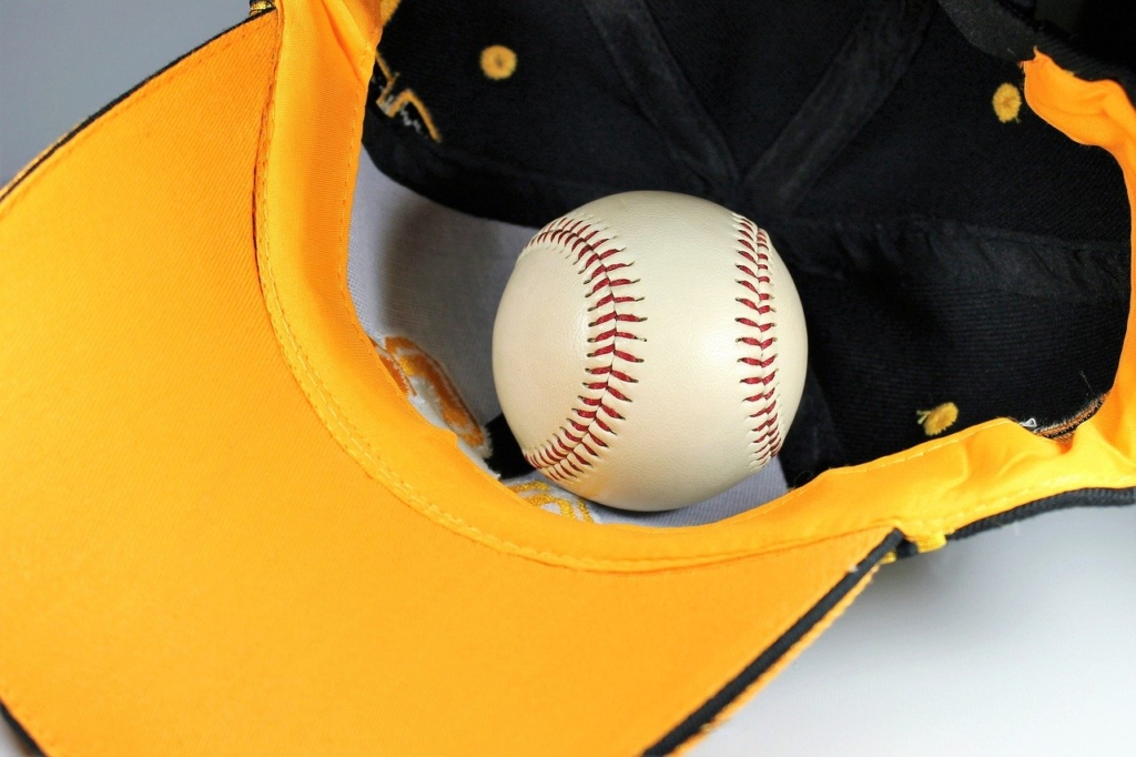 Baseball Cap Yellow Play Fans  - guvo59 / Pixabay