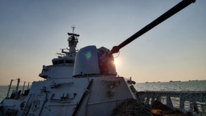 Battleship Frigate Gun Canon Navy  - refaldodsamudra / Pixabay