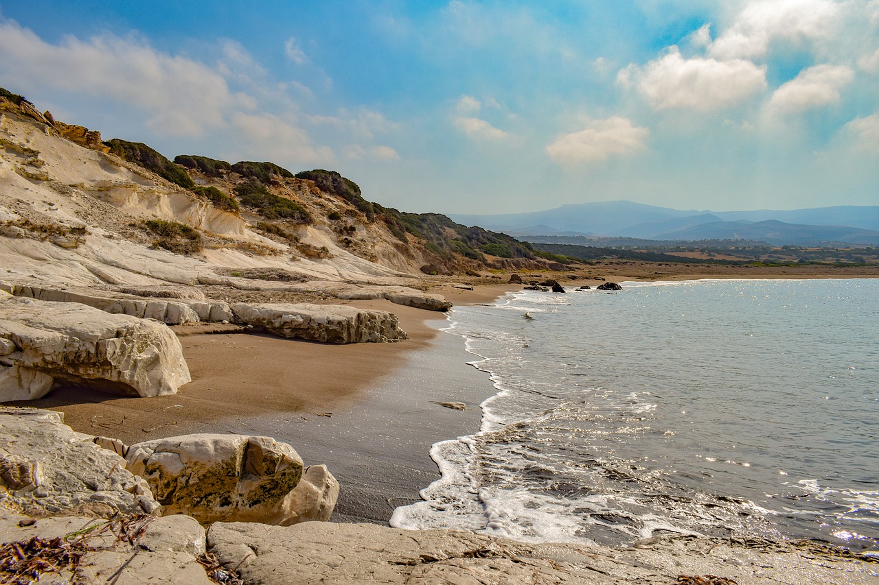 Bay Beach Deserted Cyprus  - dimitrisvetsikas1969 / Pixabay