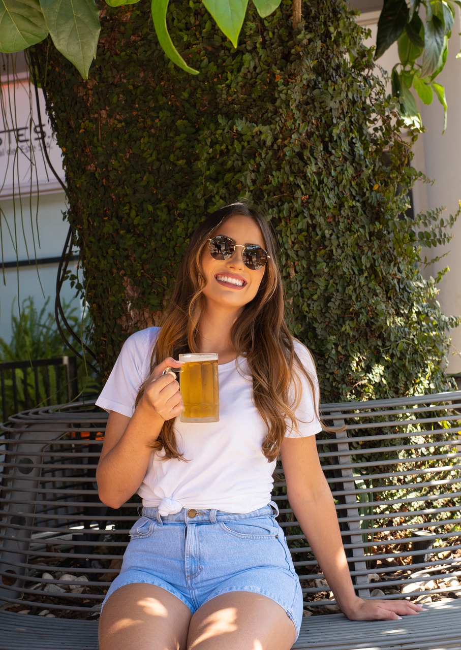 Beer Woman Outdoors Portrait - diegosalinas / Pixabay
