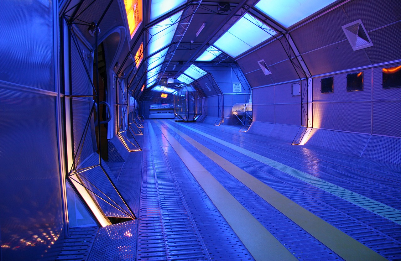 Beloved Enemy Space Station  - axelbongardt / Pixabay