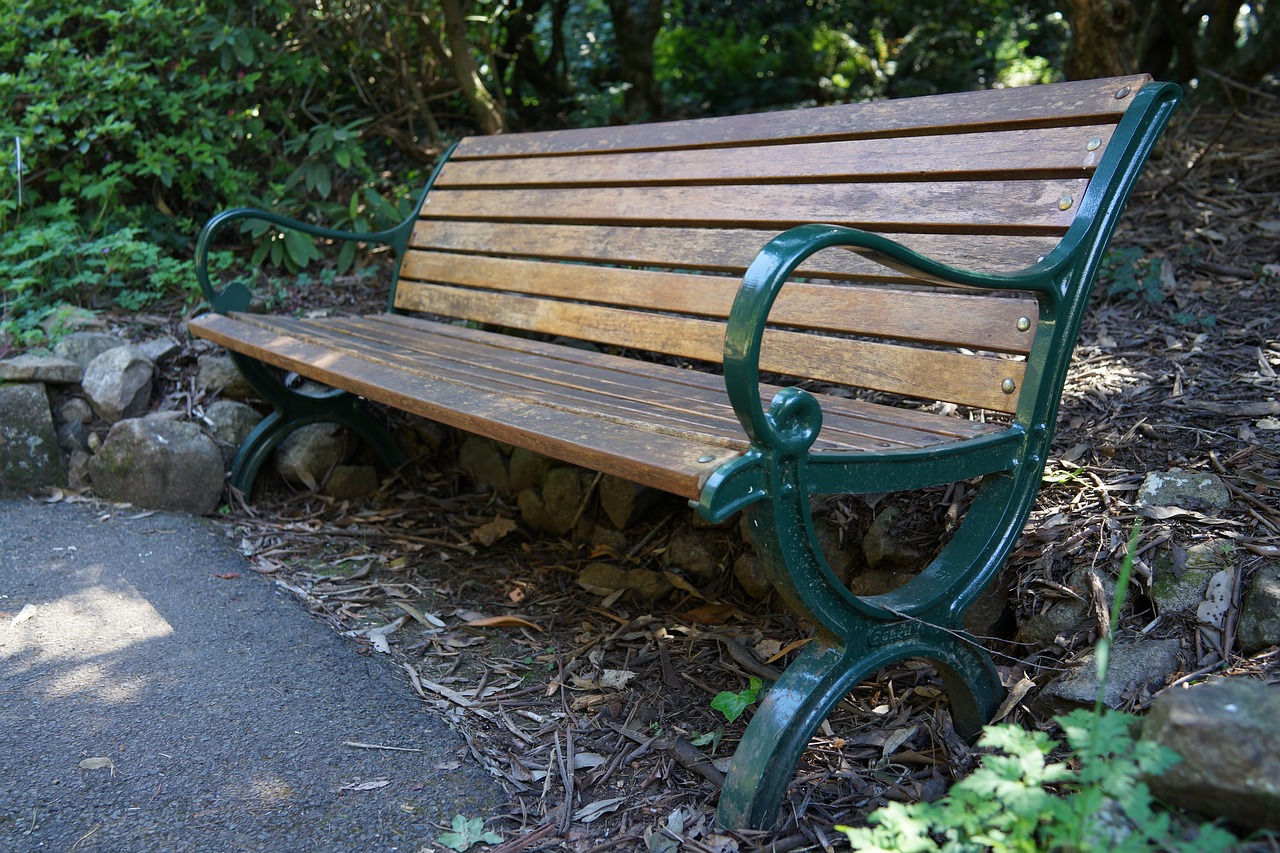 Bench Public Seating - SpencerWing / Pixabay