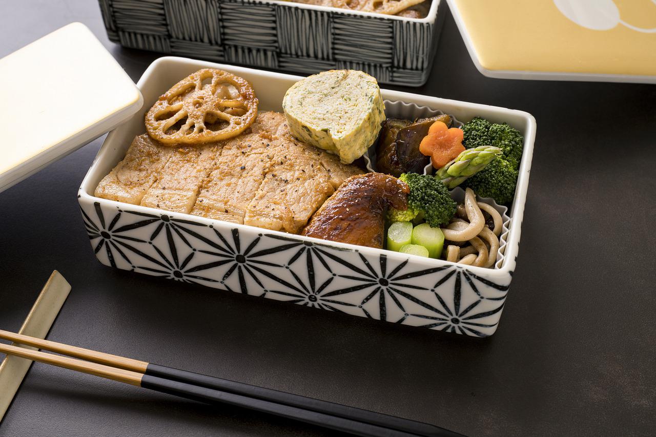 Bento Lunch Box Japanese Cuisine - HirokazuTouwaku / Pixabay