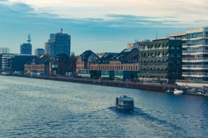 Berlin City River Spree Boat  - wal_172619 / Pixabay