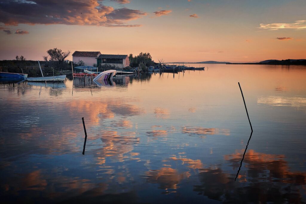 Boat Lake Sunset Bank Twilight  - fietzfotos / Pixabay