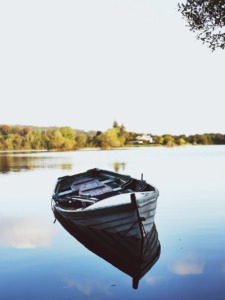 Boat Lake Travel Vessel  - Vicuna / Pixabay