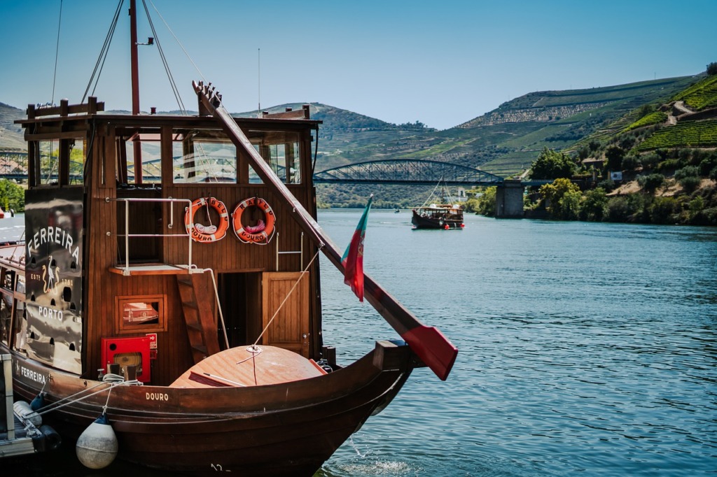 Boat River Pinh%c%ao Portugal Douro  - JonathanCRibeiro / Pixabay