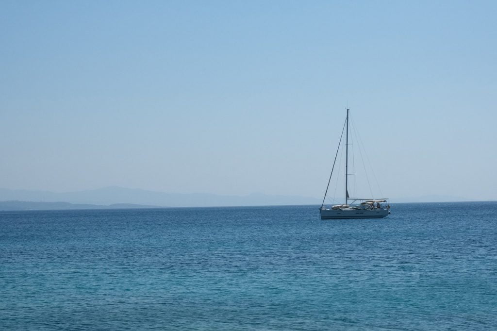 Boat Sailboat Sail Ocean Horizon  - erdemaslan35 / Pixabay