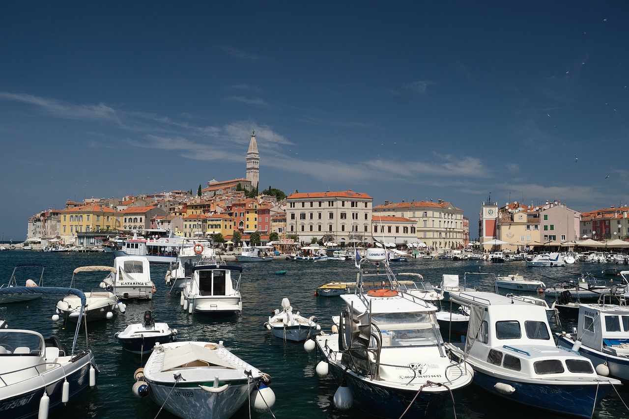 Boats Port Harbor Sea Tourism  - Florian_Hölzl / Pixabay