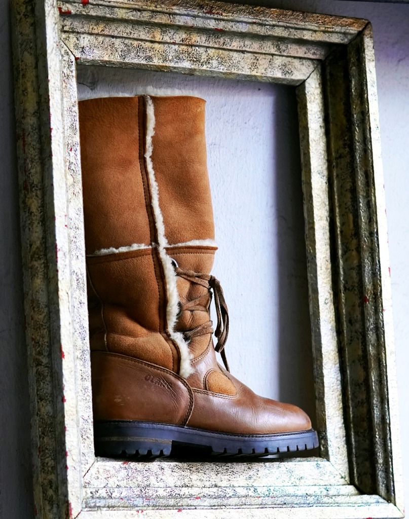 Boots Leather Frame Shoes  - matthiasboeckel / Pixabay