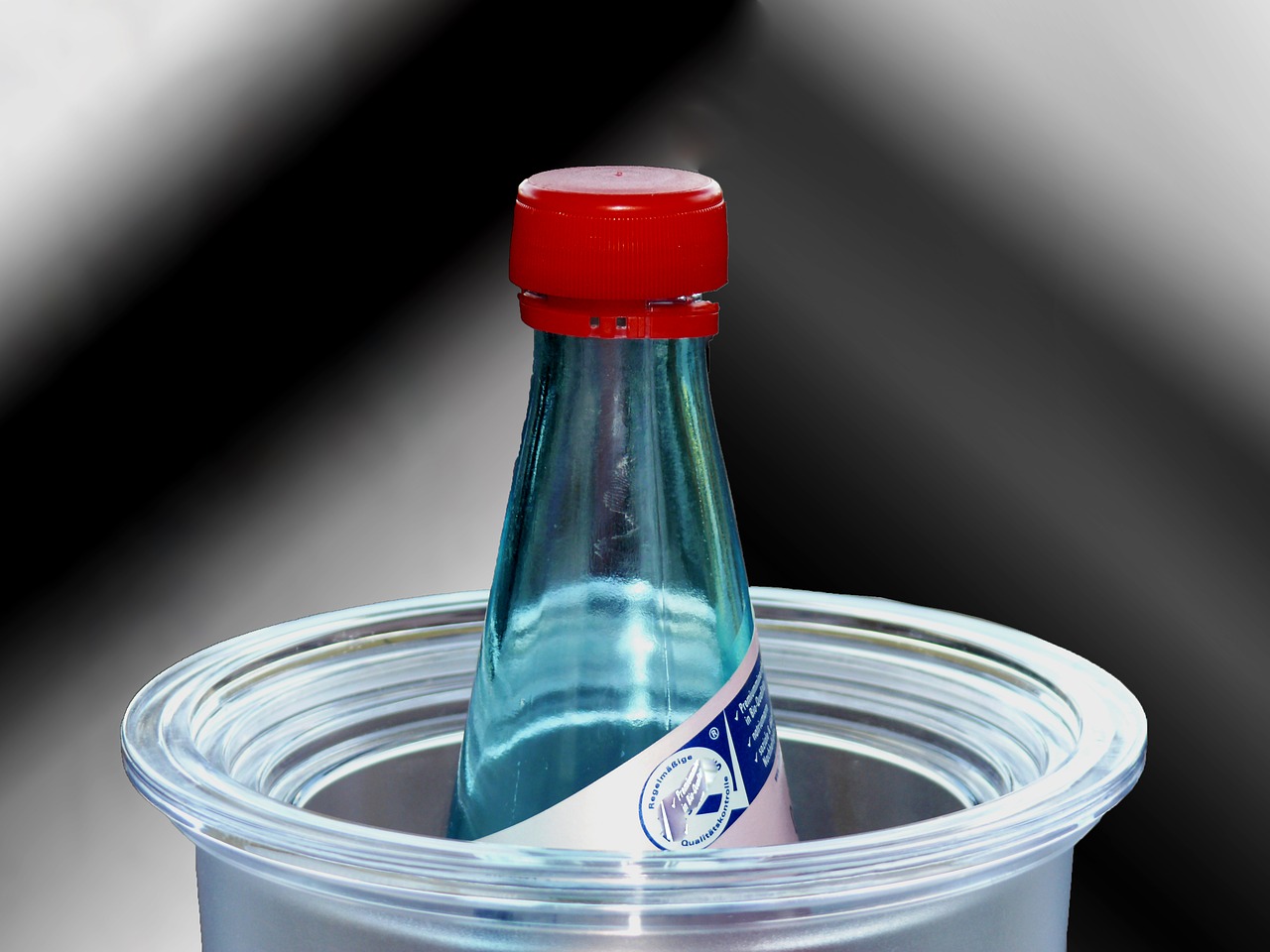 Bottle Water Bottle Drink Water  - moritz320 / Pixabay