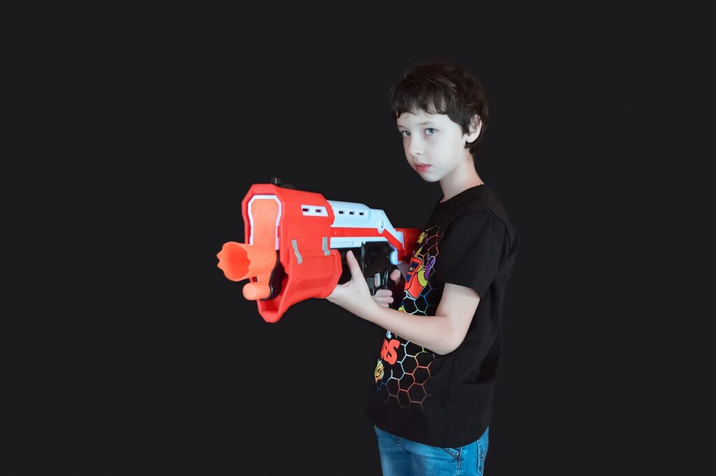 Boy Kid Toy Gun Nerf Toy Gun  - Victoria_Borodinova / Pixabay