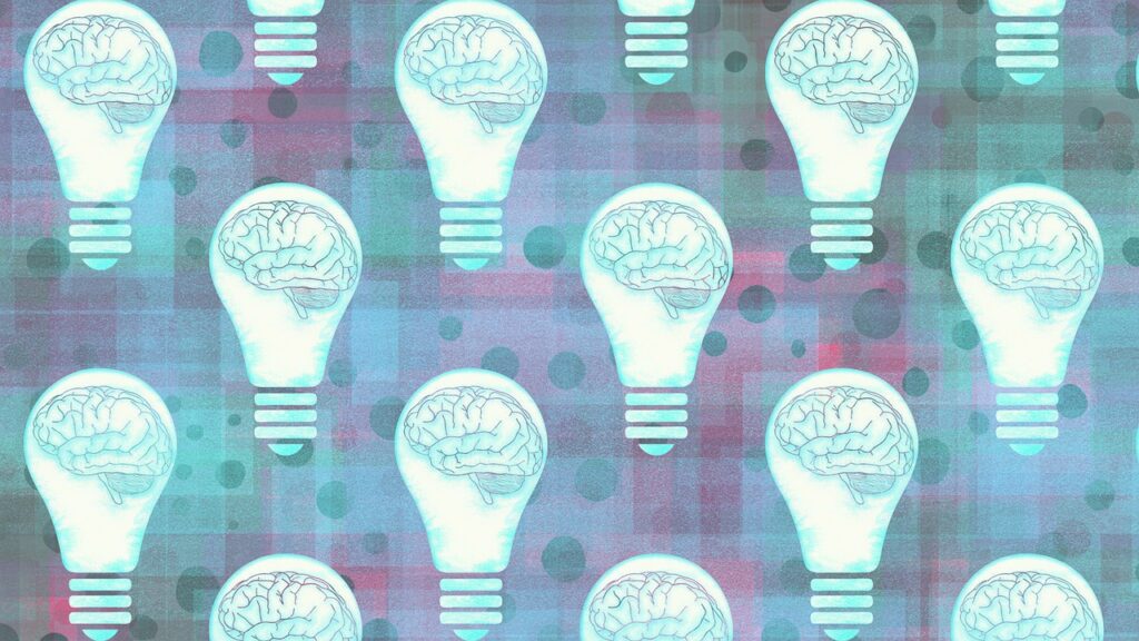 Brain Light Bulb Pattern Mind  - chenspec / Pixabay