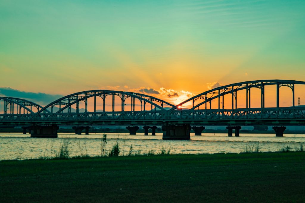 Bridge River Sunset Sunlight  - BinhMinh1983 / Pixabay