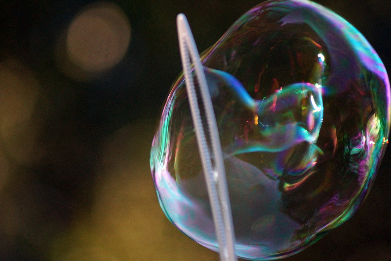 Bubble Water Soap Liquid Foam  - gayleenfroese2 / Pixabay