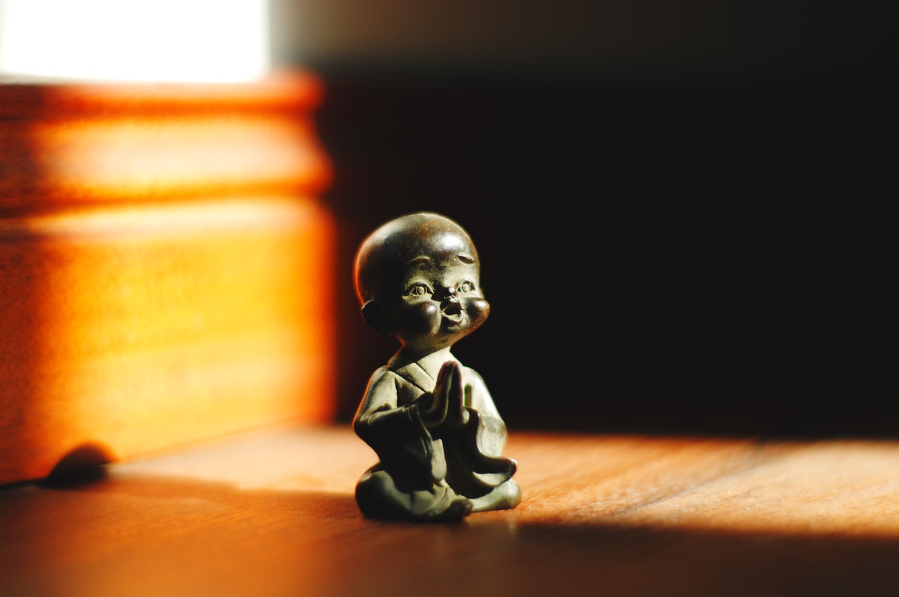 Buddha Monk Figurine Buddhism  - Ammon-L / Pixabay