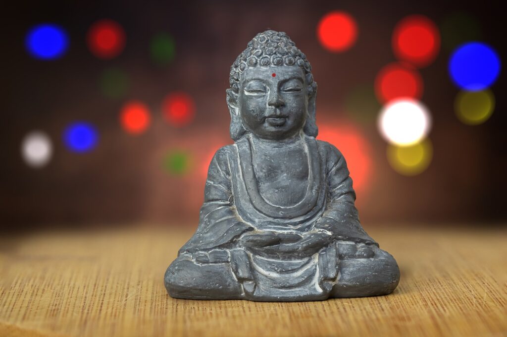 Buddha Statue Sculpture Religion  - AMDUMA / Pixabay
