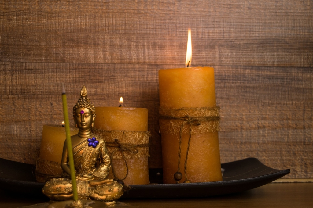 Budha Buddhism Sculpture Candles  - ernestovdp / Pixabay