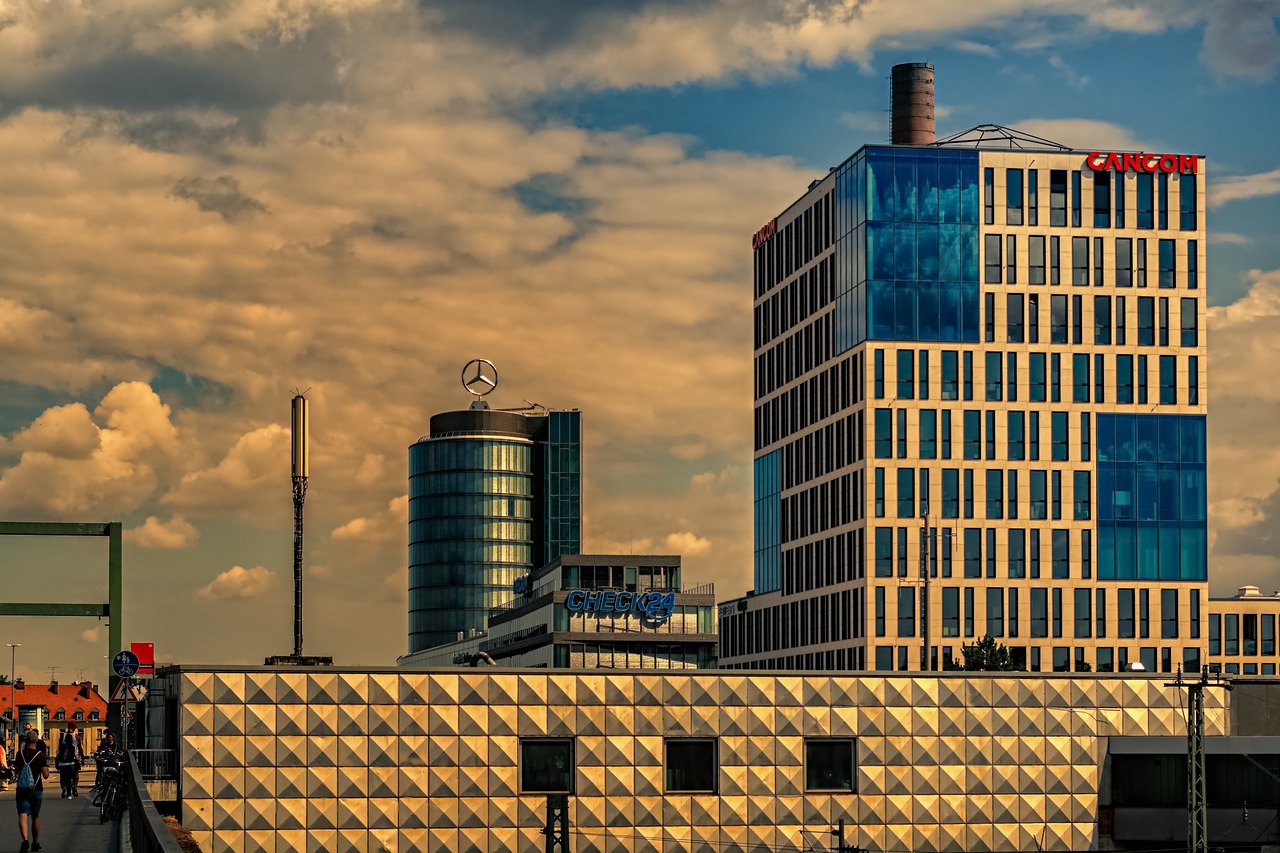 Building Architecture Facade  - Portraitor / Pixabay