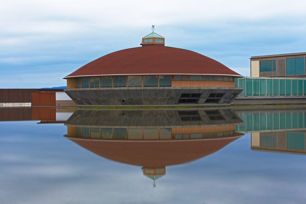 Building Dome Lake Architecture  - dep377 / Pixabay