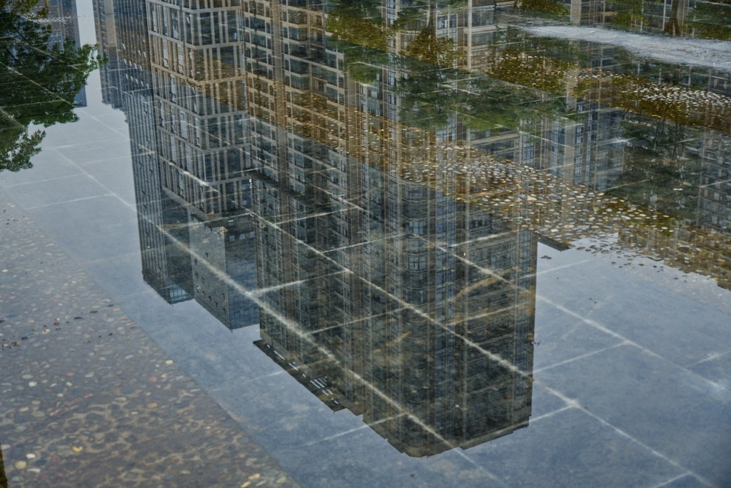 Building Puddle Reflection Water  - 33d7ff / Pixabay