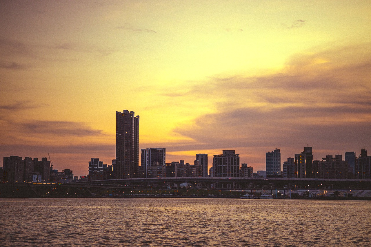 Buildings Bridge Sea Ocean Sunset  - tronghieu / Pixabay