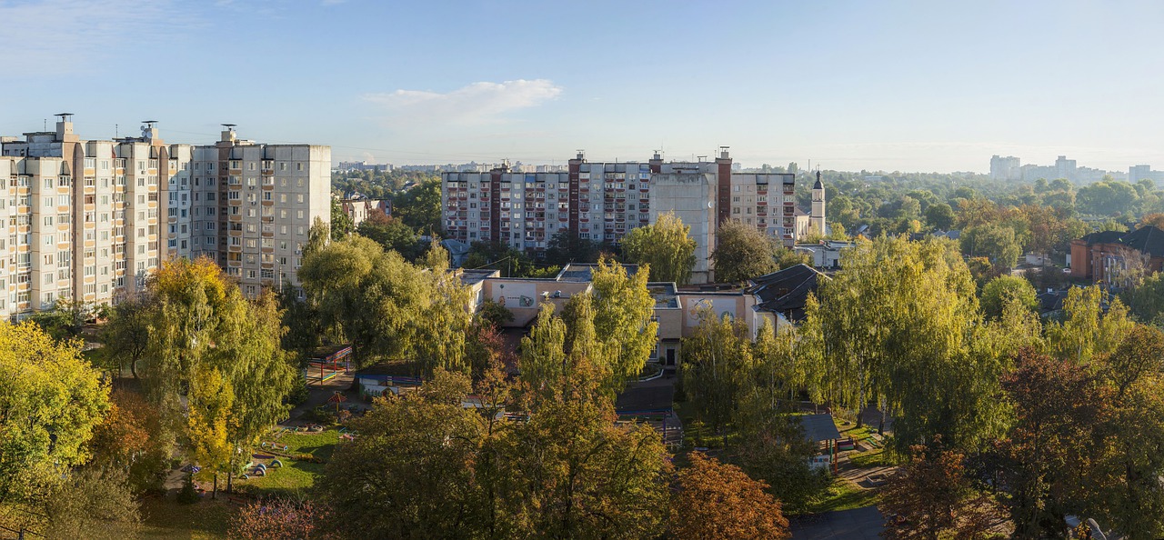 Buildings Complex Neighborhood City  - Zephyrka / Pixabay