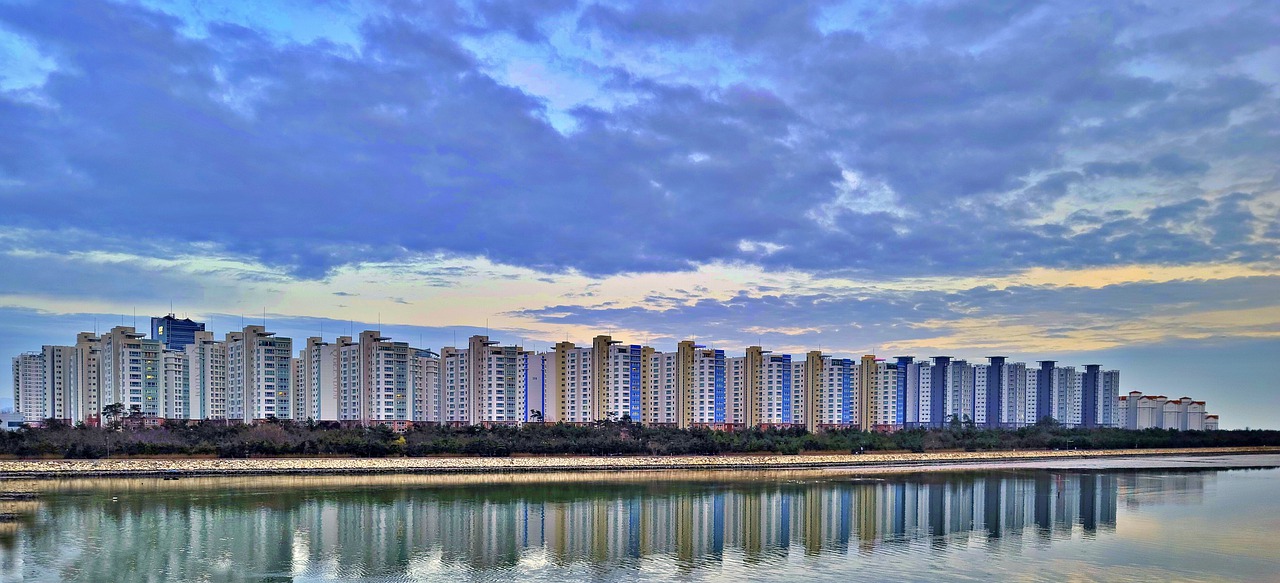 Buildings River Coast Seaside - CHIHYUNG / Pixabay