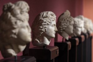 Bust Head Sculpture Art Hellenic  - Engin_Akyurt / Pixabay