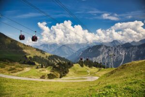 Cable Car Mountains Cables Gondolas  - justmarius_de / Pixabay