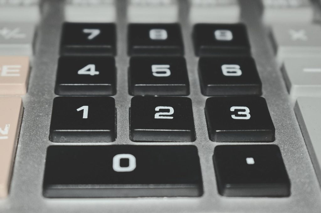 Calculator Account Figures Tool  - NomeVisualizzato / Pixabay