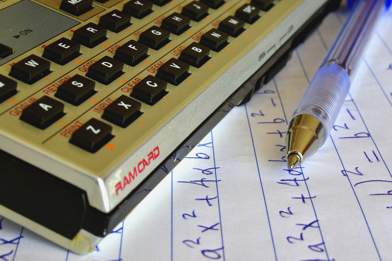 Calculator Maths Mathematics  - papazachariasa / Pixabay