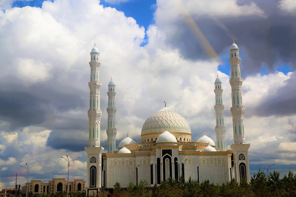 Cami Minaret Dome Architecture  - Konevi / Pixabay