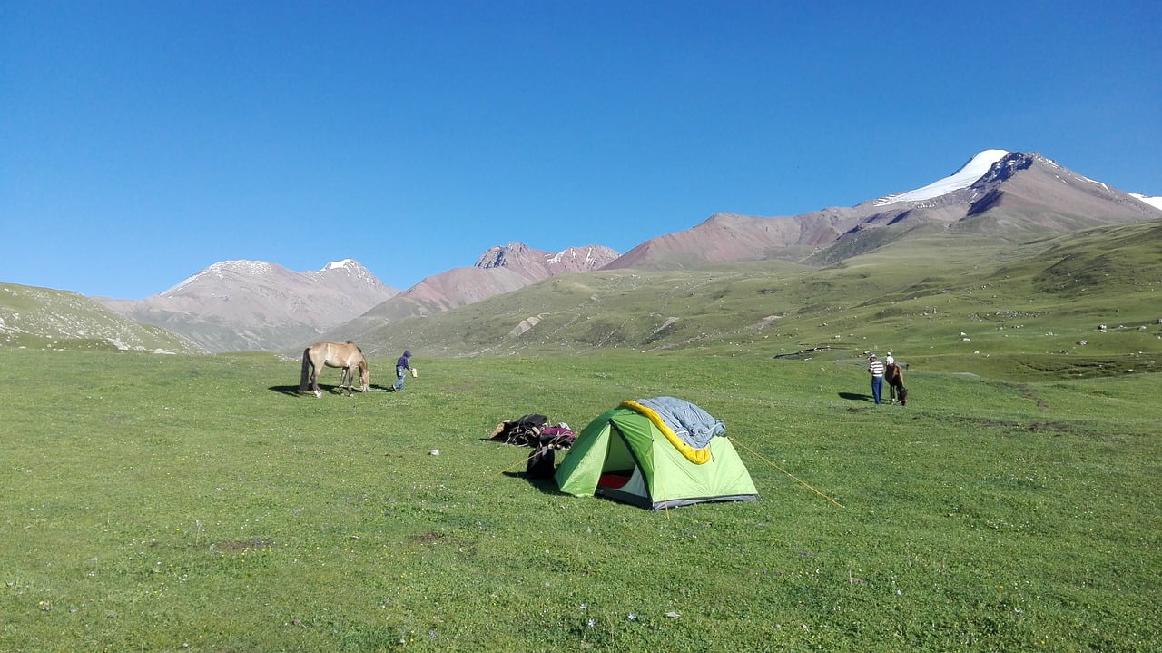 Camping Kirghystan Steppes Yurts - lolorun / Pixabay
